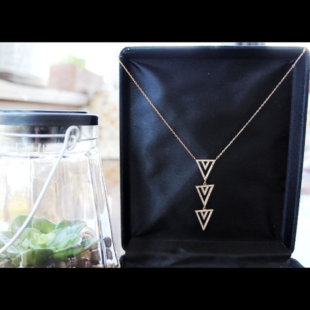Stella & Dot Geometric Pave Gold Lariat Necklace